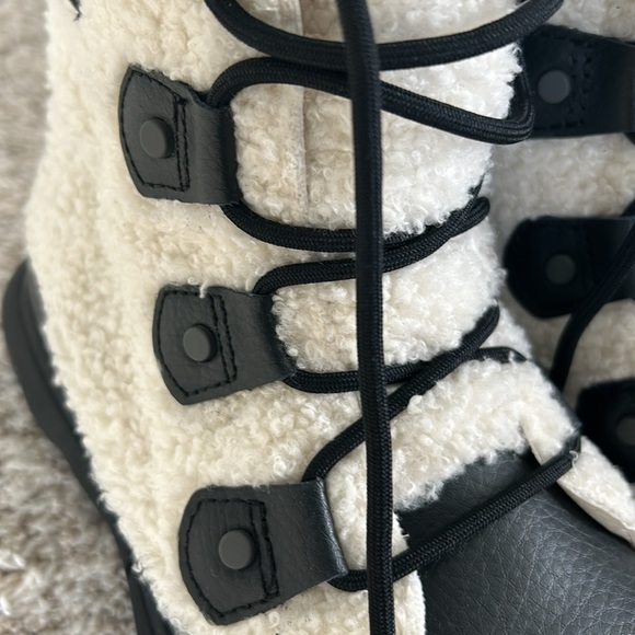 NIB! Sorel Explorer II Joan Cozy Sherpa Snow Boots - Picture 7 of 9